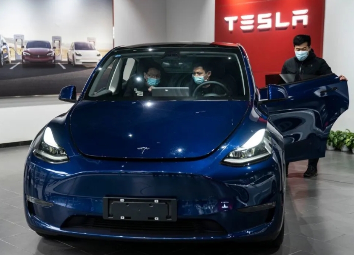 中国电动汽车让拜登眼红了!五菱宏光遥遥领先,美国急求合作