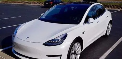 又一“新能源巨头”崛起，“逆袭”特斯拉成“销量王”，不足3万