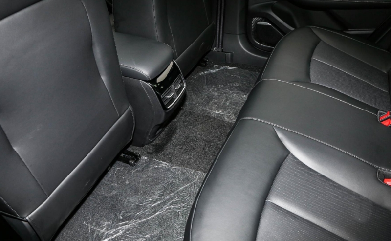 带个大R标电动车，16.28万起续航620公里，ER6啥来头