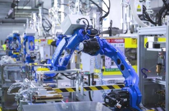 除了新能源汽车和电池，比亚迪还有“王牌”，一年进账超700亿元