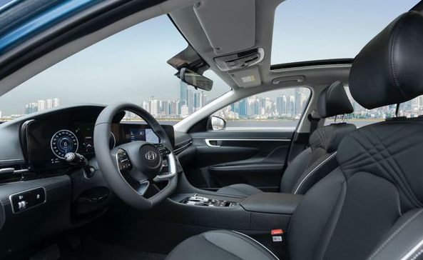 新能源准车主看过来实车体验名图纯电动大空间