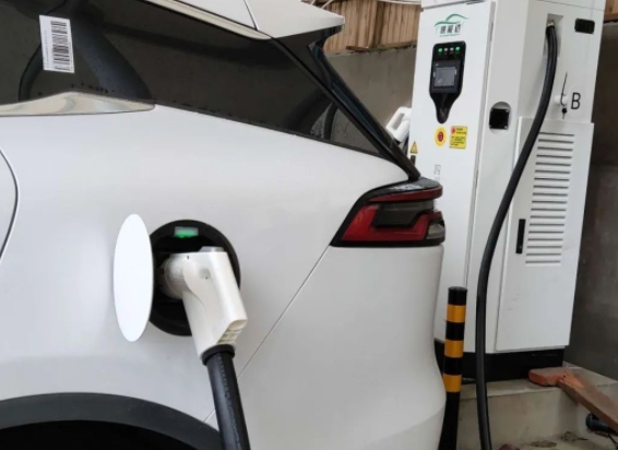 今年底，成都力争新能源汽车占比达到4%