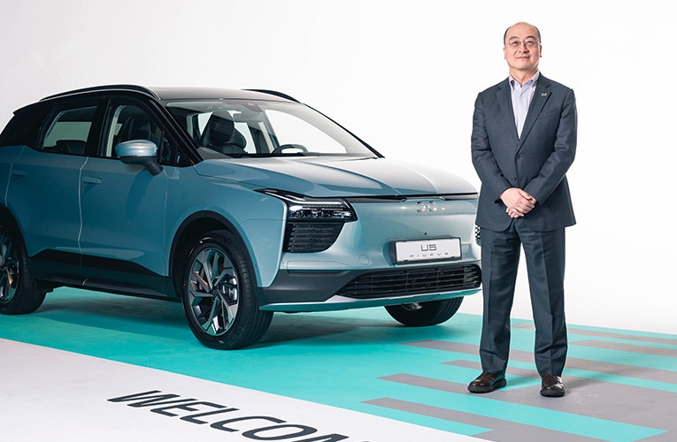 国产新能源汽车出海浪潮打响爱驰人才争夺战