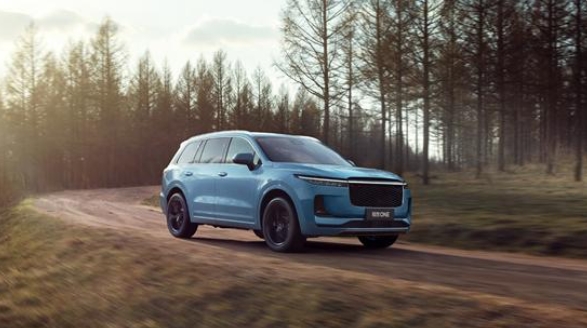 罗永浩自曝最喜欢的国产新能源汽车品牌