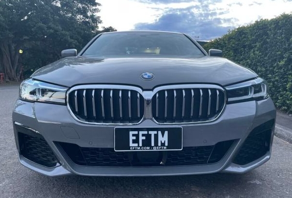 宝马530eMSPORT评测：带点电动的豪华轿车