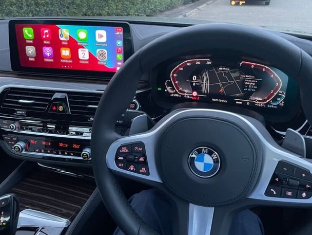 宝马530eMSPORT评测：带点电动的豪华轿车