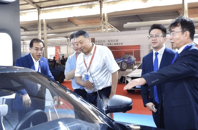 零跑汽车亮相新能源汽车下乡南京站