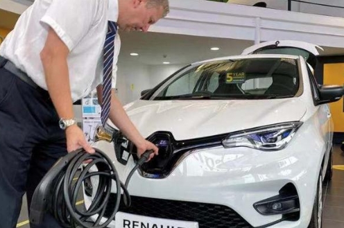 欧洲奋起直追押宝电动汽车，法国首个电池工厂选择与中国合作