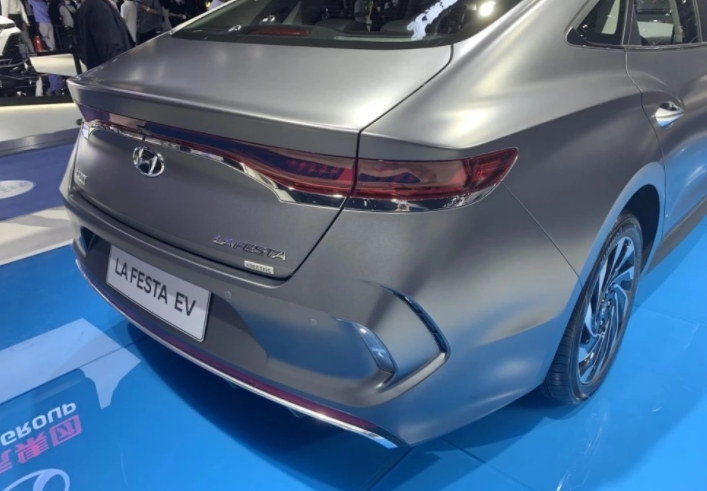 纯电动汽车到底能不能远行，让菲斯塔纯电动车来告诉你