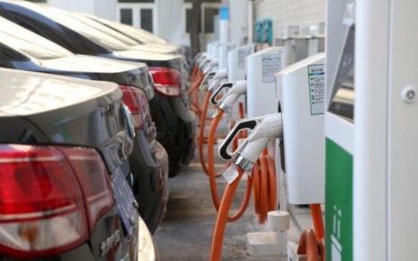 边走边充电，电动汽车的充电桎梏有望被打破