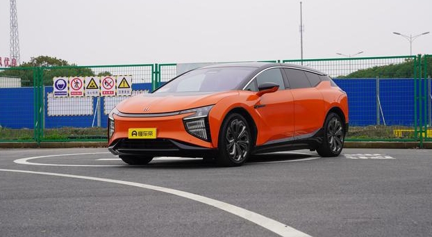 数读｜50万以上电动车最新销量出炉：高合紧追保时捷，特斯拉垫底