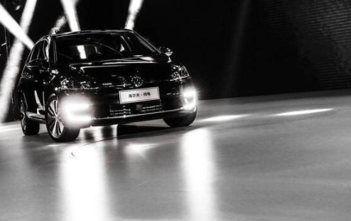 一汽大众首推新能源车型——高尔夫纯电，续航里程270km