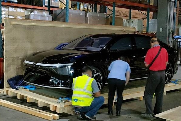 富士康首款电动汽车谍照出现