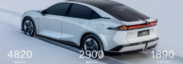 凭实力卷过新势力，长安深蓝SL03成为电动轿车全能王