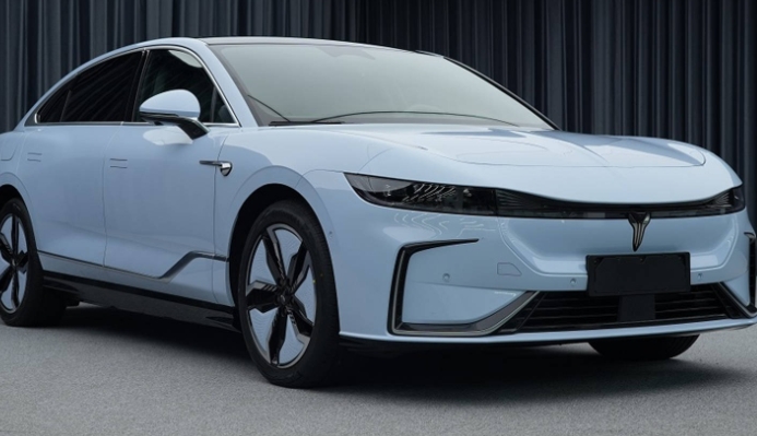 岚图申报全新纯电动轿车将在11月广州车展发布