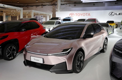 丰田考虑重新制定电动汽车战略