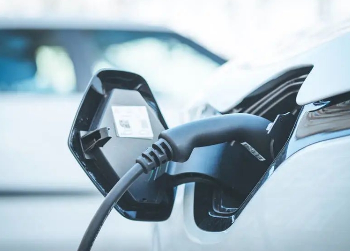 秋意渐浓，您的电动汽车保养了吗？