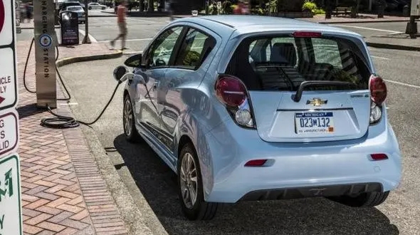 英国将对电动汽车征收消费税