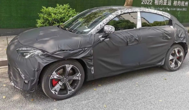 第二款新智能电动汽车在中国被窥探……配备巴博斯座椅