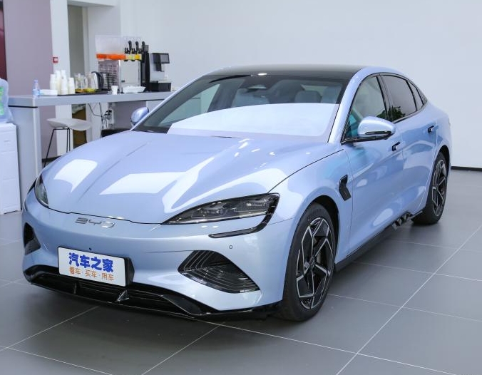 比亚迪 海豹 2022款 700km 长续航后驱版 2022年国内新能源车产量或达562.7万辆