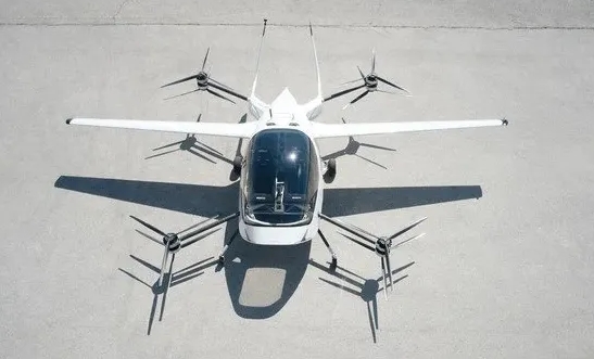 电动汽车实现无人驾驶飞行？垂直上升可搭载两人