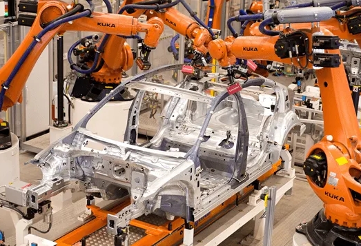 加拿大首家全规模电动汽车生产厂正式投厂