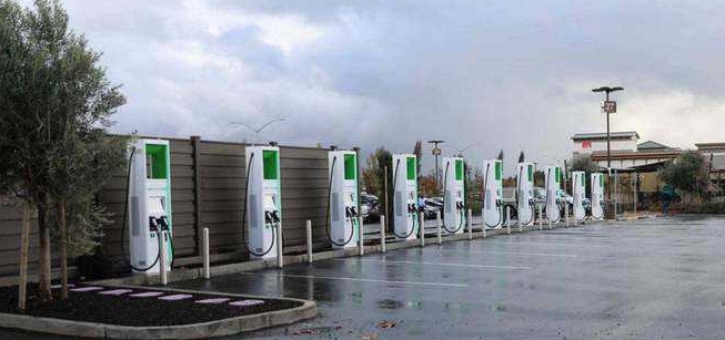 美国推出50亿美元电动汽车充电站建造计划