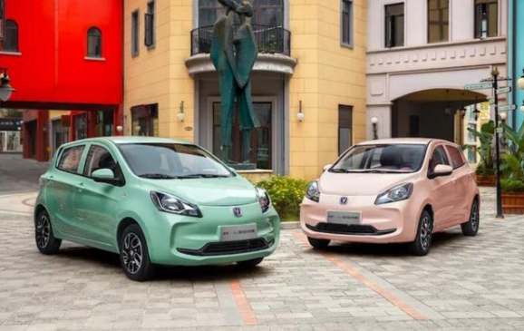 长安旗下高颜值电动汽车,49800元起售,NEDC综合续航里程达301km