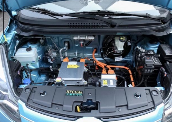 长安旗下高颜值电动汽车,49800元起售,NEDC综合续航里程达301km