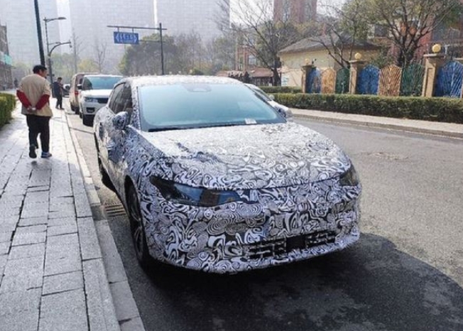 领跑全新轿车曝光，20万最豪华电动轿车？