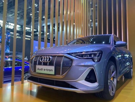 福特称无拆分电动汽车业务计划