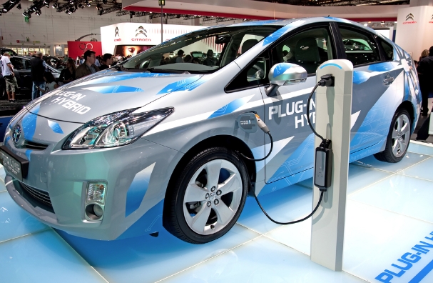 中国科学家研究获重大突破：电动汽车电池续航里程可匹敌燃油汽车