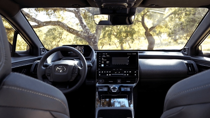 bZ4X价格曝光，丰田挑起电动汽车价格战