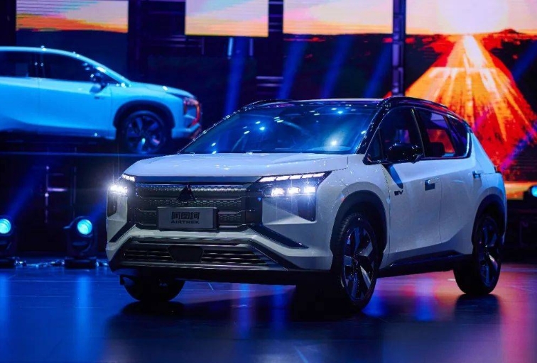 点击进入看图评论 续航520公里不到20万元,三菱推出的硬派电动车阿图柯很强