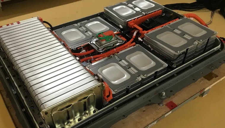 日产利用纯电动汽车废旧电池为工厂供电