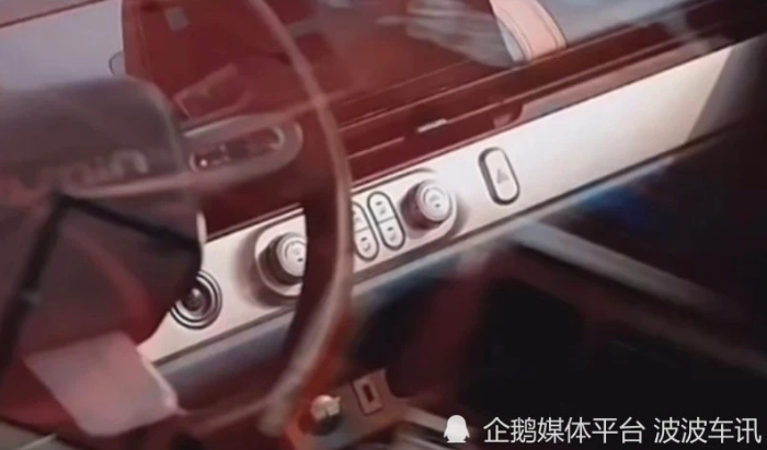 长安LUMIN内饰谍照曝光，风格很简约，定位微型电动车