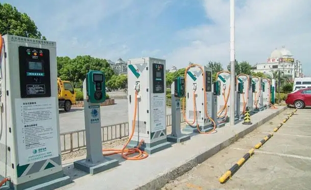 “十四五”末——北京市电动汽车充电桩将达70万个