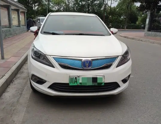 视频快讯长安汽车今年力推36款新产品2025新能源车销量要破百万