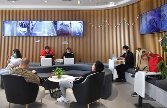 加油站主动拥抱电动汽车打造1小时新消费场景