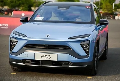 智能充电和分时费率等相对简单的策略将有助于平滑公用事业的负载并从可再生能源中获得最大收益。