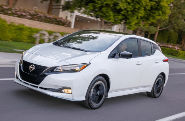 日系三强齐推新电动车，电动化攻势凶猛，能一举翻身吗？