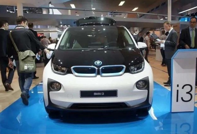 难以放下身段的宝马