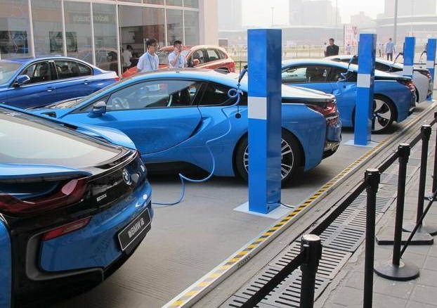 跑一趟高速，纯电动汽车的优缺点体现得淋漓尽致