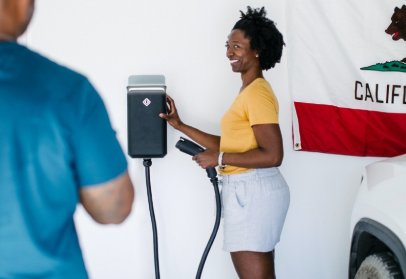 研究：电动汽车车主经常使用汽车制造商的智能手机应用程序，但对它们并不满意