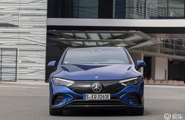 最具代表性的电动汽车奔驰EQE海外试驾