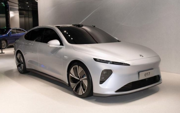 各级别纯电动汽车排行，二三十万买特斯拉，四五十万选蔚来？