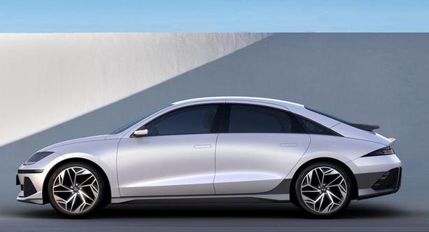 现代汽车纯电动汽车IONIQ(艾尼氪)6全球首秀，最大续航里610km