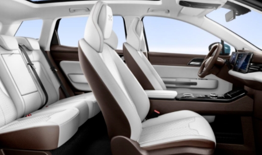 纯电SUV爱驰U5：新能源汽车领域，家庭用车的不二之选