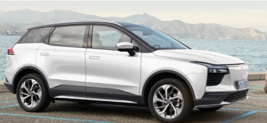 纯电SUV爱驰U5：新能源汽车领域，家庭用车的不二之选