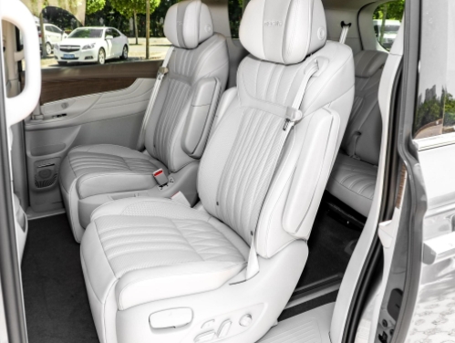 iMAX8EV开启新能源汽车时代，为用户带来别样体验感